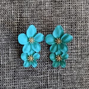 Double Flower Green Earrings